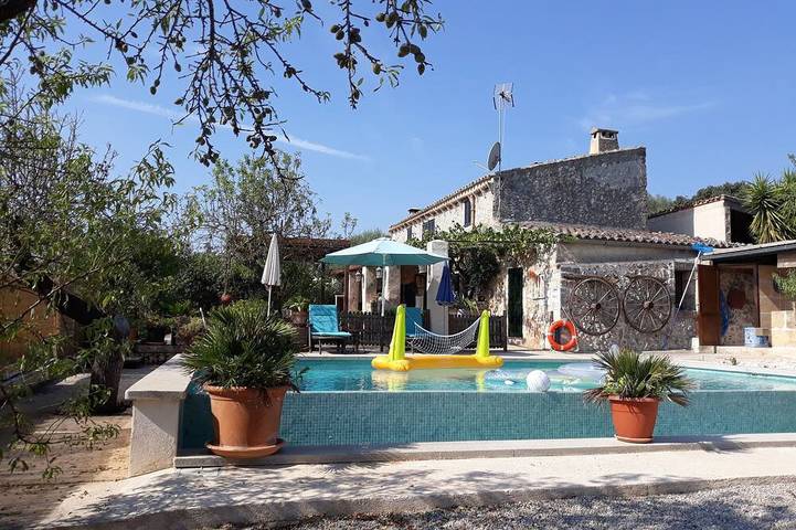 Ferienhaus für 6 Personen, mit Garten und Whirlpool in Sineu