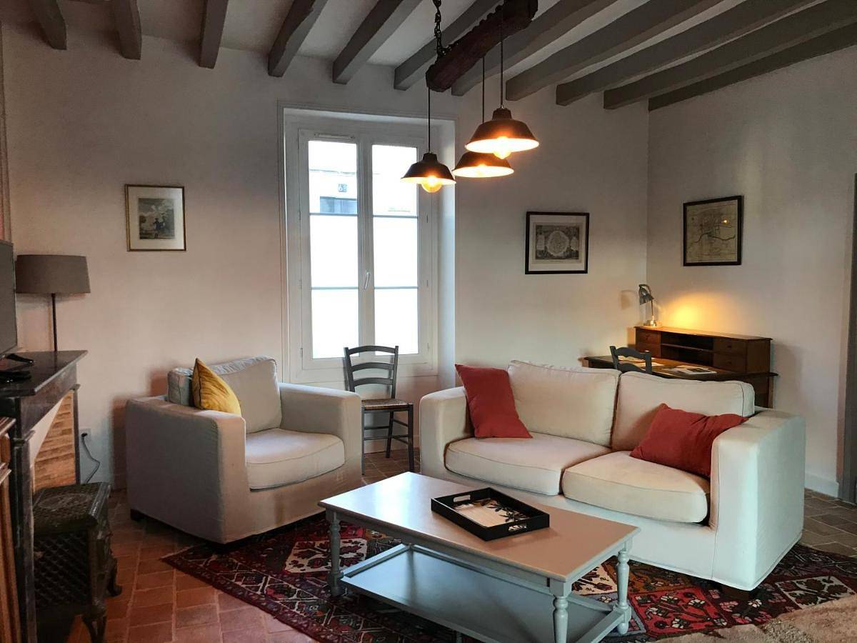 Comfort Triple Room with Shower in La Flèche, Sarthe