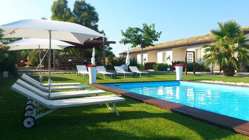 Albergo a gestione familiare per 2 persone, con panorama e piscina nonché giardino, con animali domestici - 1