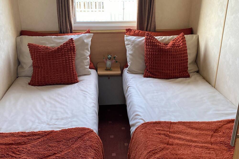 Family Owned Holiday Caravan, located 5 minutes walk from the Beach in Mablethorpe, Lincolnshire