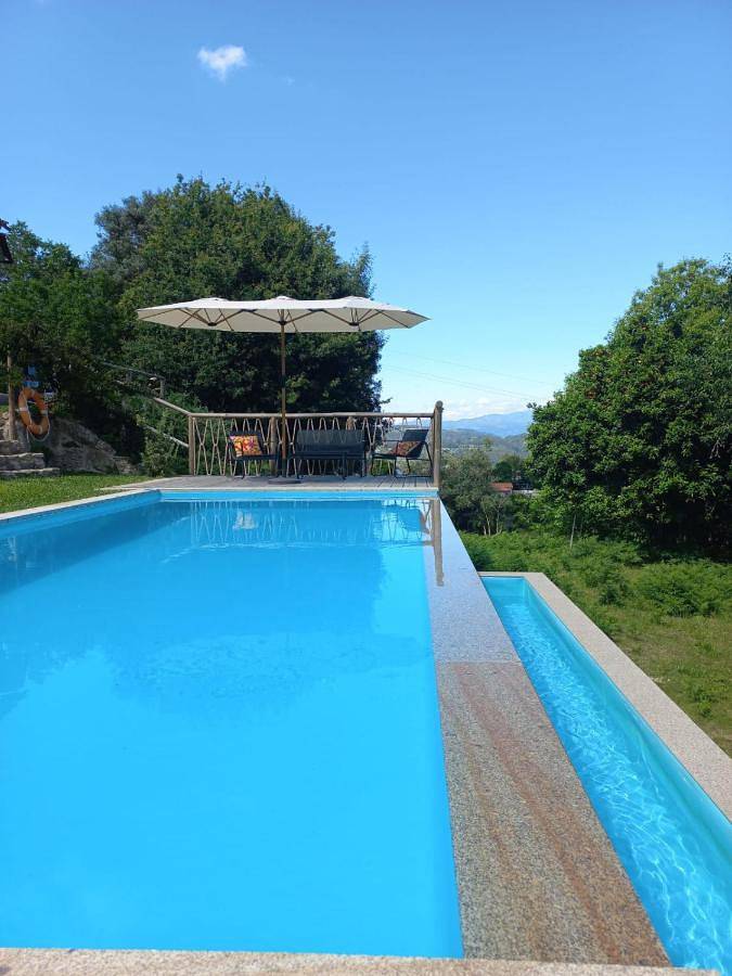 Location de vacances pour 4 personnes, avec jardin ainsi que vue et piscine, animaux acceptés dans Ponte da Barca - 3