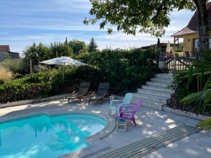 Location de vacances pour 2 personnes, avec terrasse ainsi que jardin et piscine à Fleurac - 2