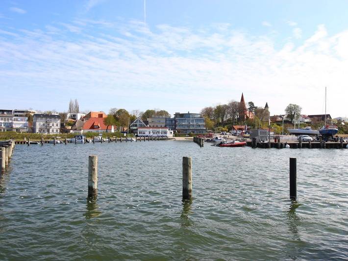 Ferienwohnung für 3 Personen, mit Seeblick und Balkon in Altefähr