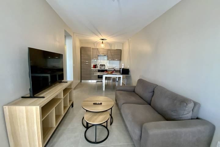 Gîte pour 4 personnes, avec balcon, adapté aux familles dans Plage Rive Droite - 2