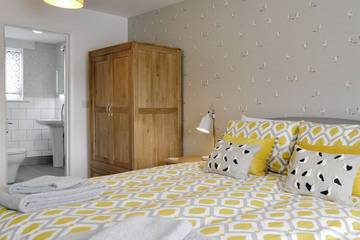 Log Cabin for 6 People in Ilfracombe, Devon, Photo 3