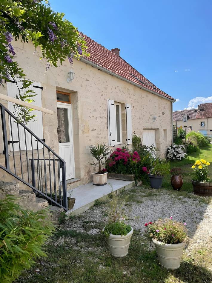 Gîte pour 7 personnes, avec Jardin à Sauvigny-le-Bois