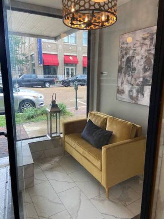 Stylish 1 bedroom studio with kitchenette in Jackson, Hinds County