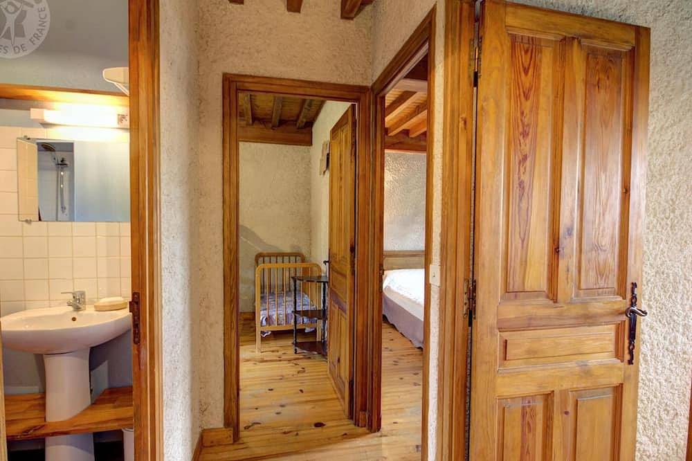 Acogedor chalet en Chalmazel: a pie de pistas, chimenea, admite mascotas, ideal para familias in Station de Chalmazel, Chalmazel