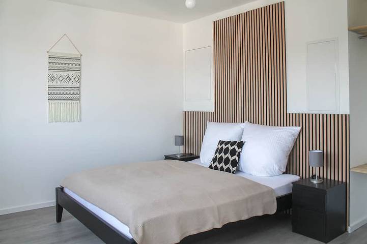 Apartamento entero, Close to the city center, with balcony, parking space and charging station in Deutsches Eck, Coblenza