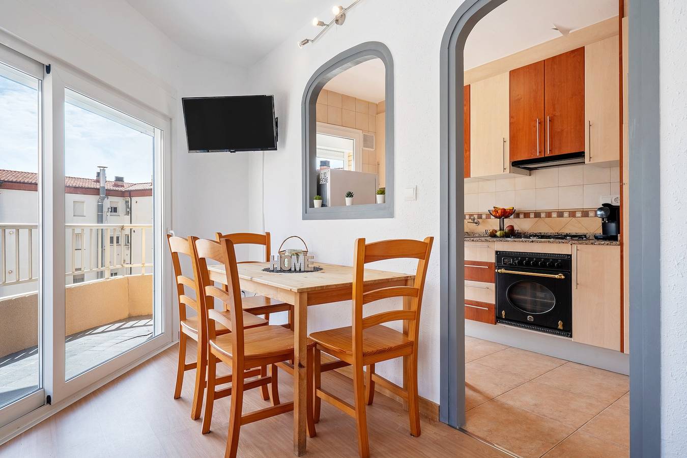Apartamento entero, Apartamento 'Mar' con Wi-Fi y aire acondicionado in Tierras del Ebro, Costa Dorada