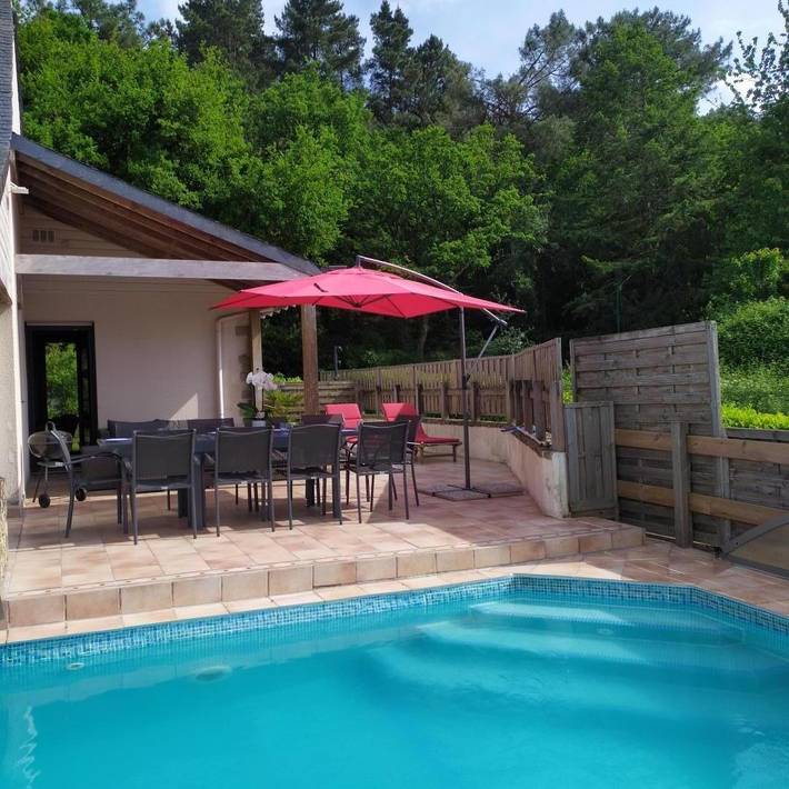 Gîte pour 10 personnes, avec piscine ainsi que terrasse et jardin à Baden (France) - 2