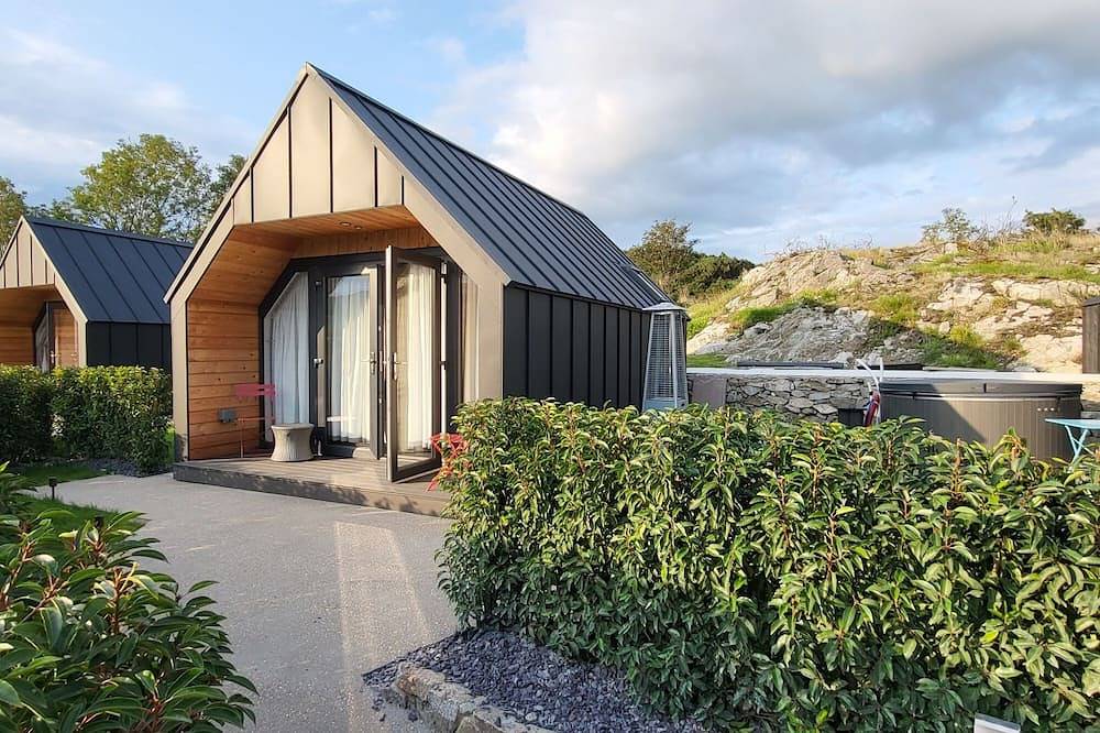 Luxury Cabin with Private Hot Tub 3 in County Armagh