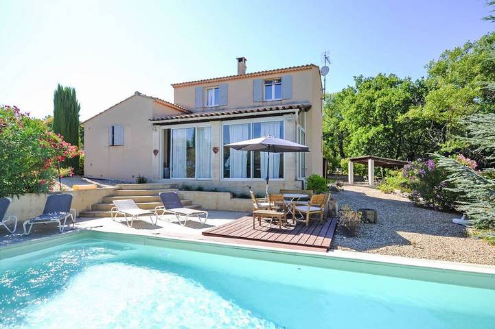 Ferienhaus für 6 Personen, mit Terrasse und Pool - 1