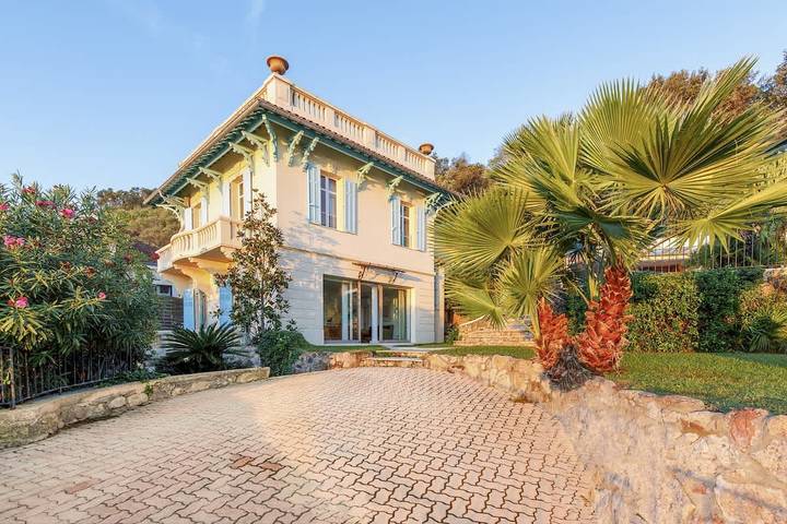 Ferienhaus für 10 Personen, mit Whirlpool und Garten sowie Pool in Théoule-sur-Mer - 4