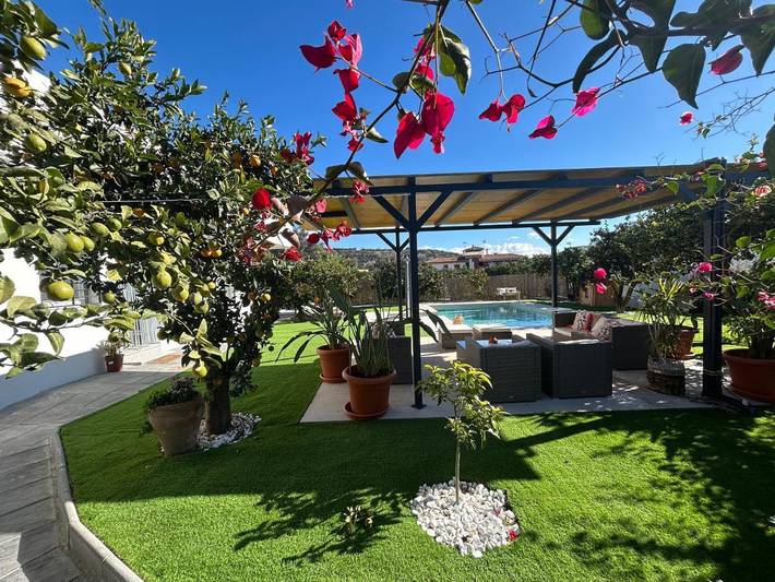 Casa rural para 9 personas, con piscina y jardín en El Valle