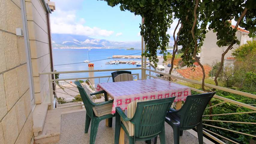 Gîte pour 4 personnes, avec terrasse à Lumbarda