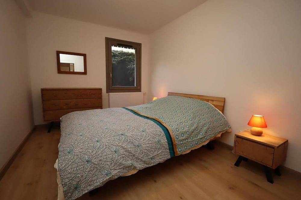 Entire apartment, 350m from resort center, Ground floor, parking, 72m², Les Houches in Servoz, Bonneville region