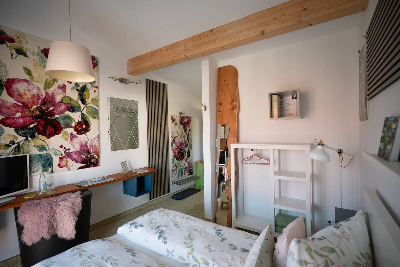 Zimmer 'Nr. 1' mit gemeinsamer Terrasse, gemeinsamem Garten und Wlan in Bad Urach, Neckar-Alb