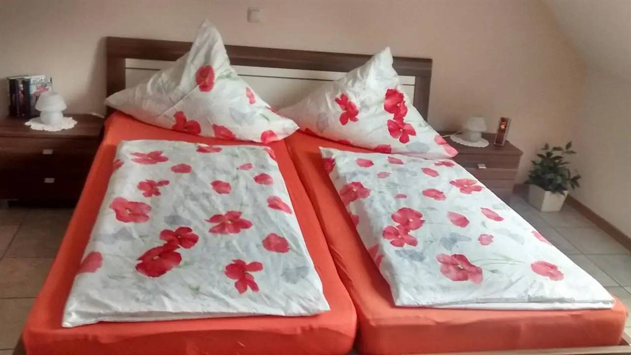 Entire holiday apartment, Holiday apartment for 2 people with terrace in Wolf, Traben-Trarbach