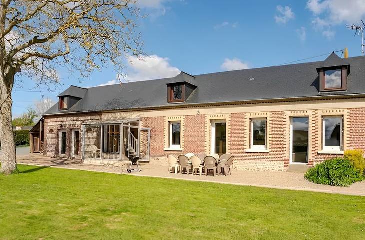 Gîte pour 10 personnes, avec jardin à Anglesqueville-l'Esneval