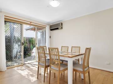 Vacation Rental for 6 Guests in Perth, Western Australia, Picture 3