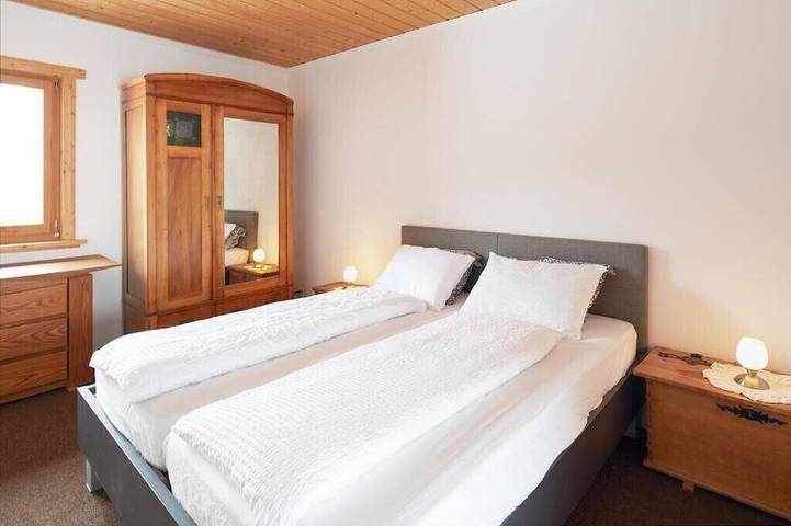 Alleinlage im Tessiner Naturparadies: 119m² Haus, 1800m² Garten & Outdoor-Küche in Faido, Lepontinische Alpen