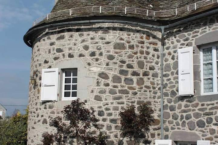 Gîte pour 6 personnes, avec jardin et terrasse à Saint-Martin-sous-Vigouroux