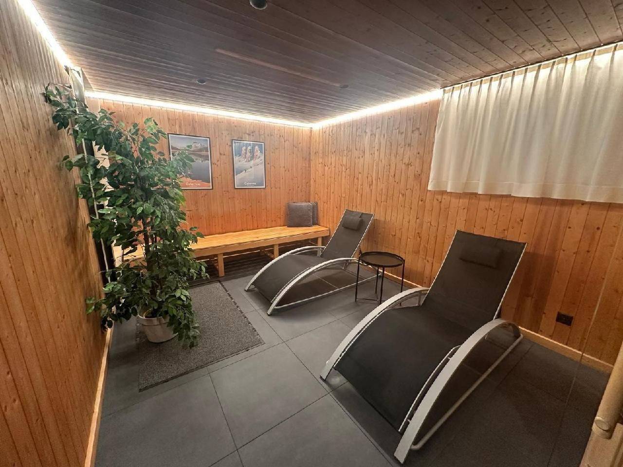 Ganze Wohnung, Residenz La Mora 29 in La Punt-Chamues-ch, Sankt Moritz