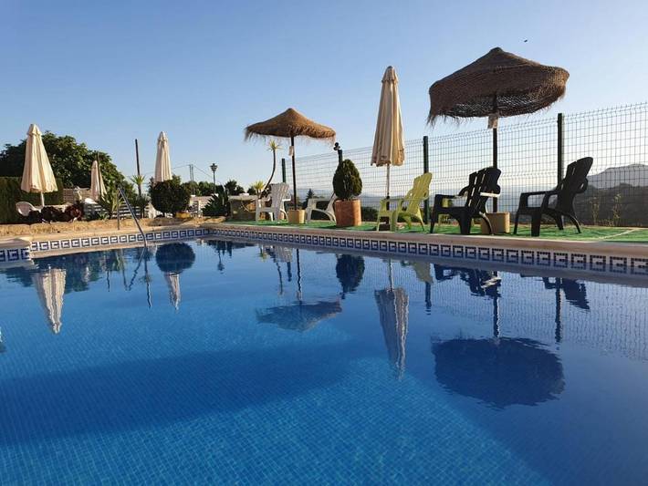 Casa rural para 4 personas, con Balcón y Terraza además de Jardín y Piscina en Benaocaz