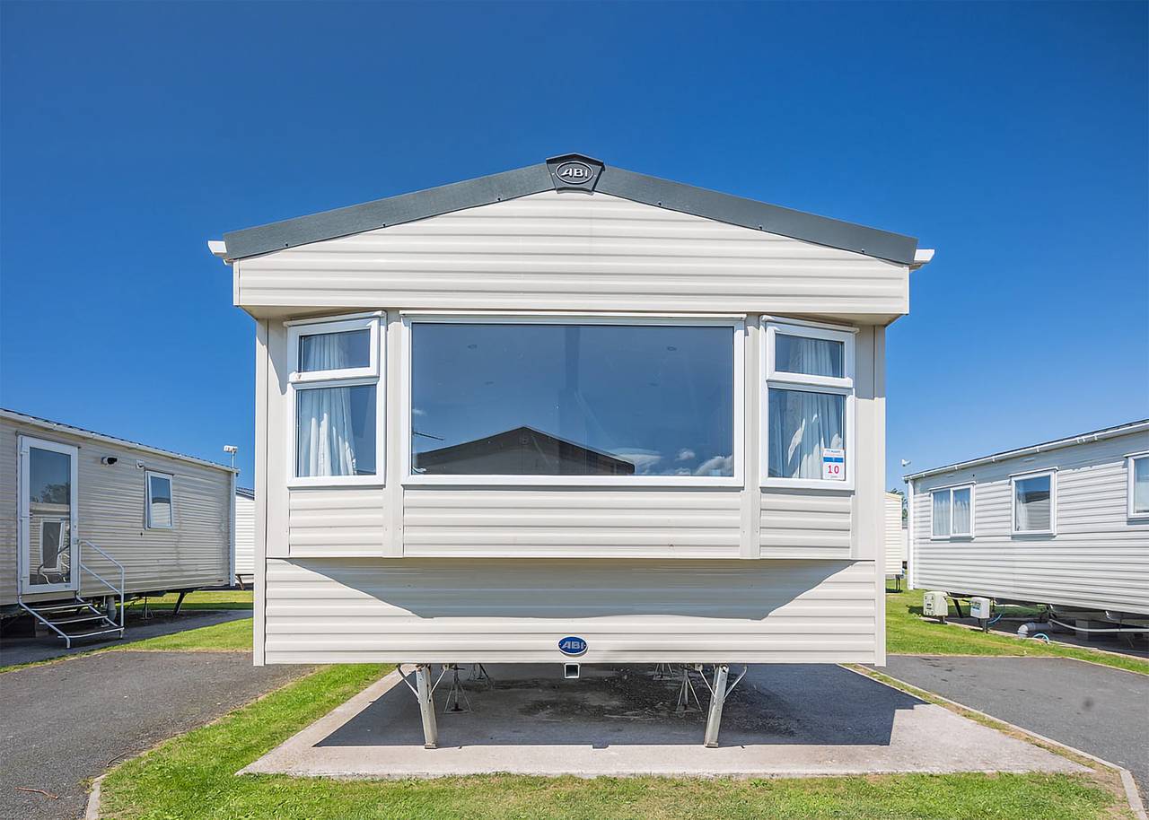 Bronze Caravan with parking in Nairn, Highlands