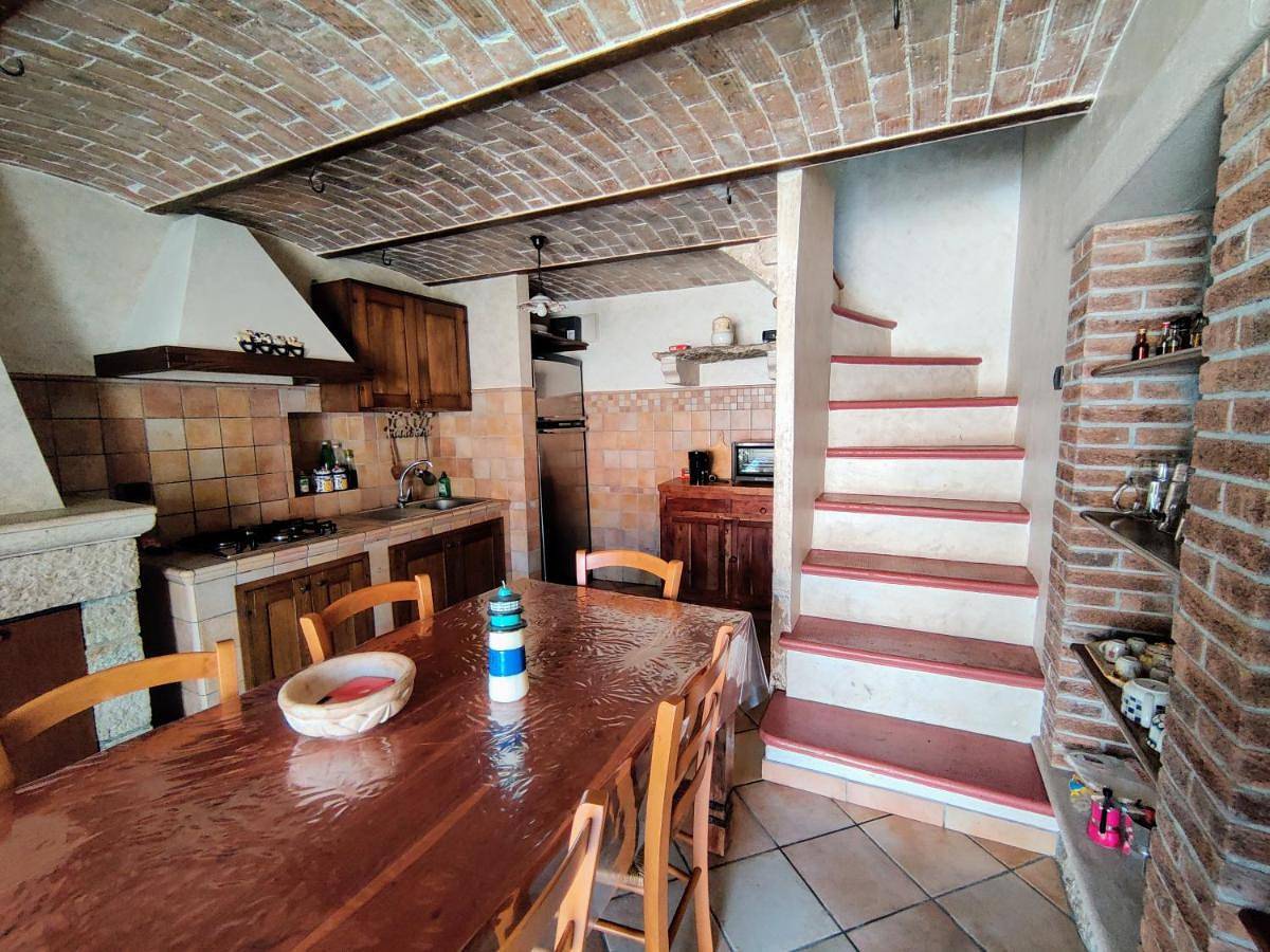 Casa rustica con terrazza e barbecue in Sessano del Molise, Provincia d'Isernia