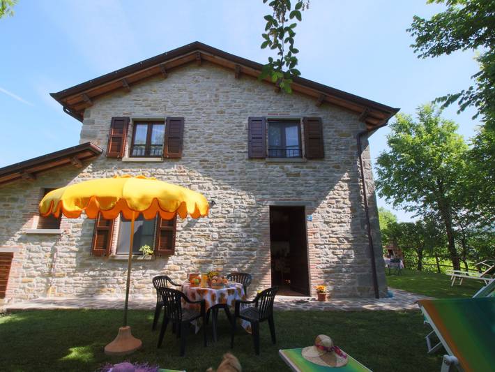 Agriturismo per 4 persone, con Giardino e Piscina a Apecchio
