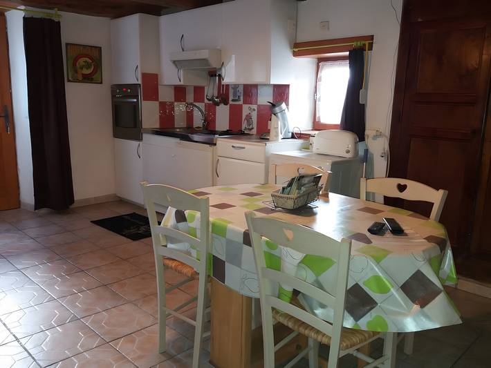 Petite Auvergne Cottage with Mountain View in Saint-Julien-Puy-Lavèze, Volcans d'Auvergne Regional Nature Park