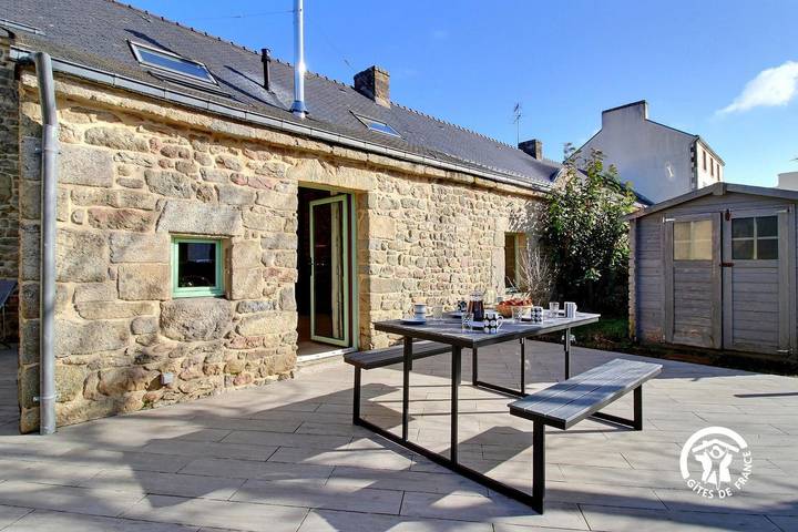 Gîte pour 6 personnes, avec jardin et terrasse à Belz