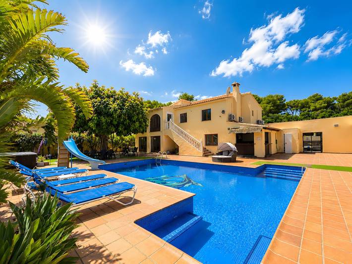 Chalet para 16 personas, con jacuzzi y jardín en Comunidad Valenciana