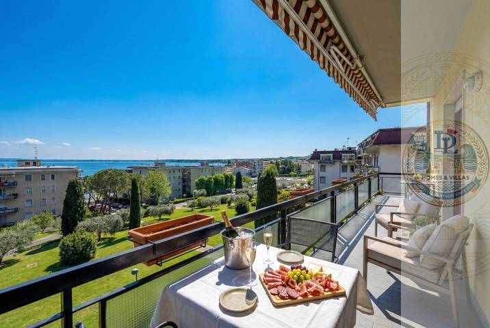 Loft per 6 persone, con vista lago e balcone a Desenzano del Garda