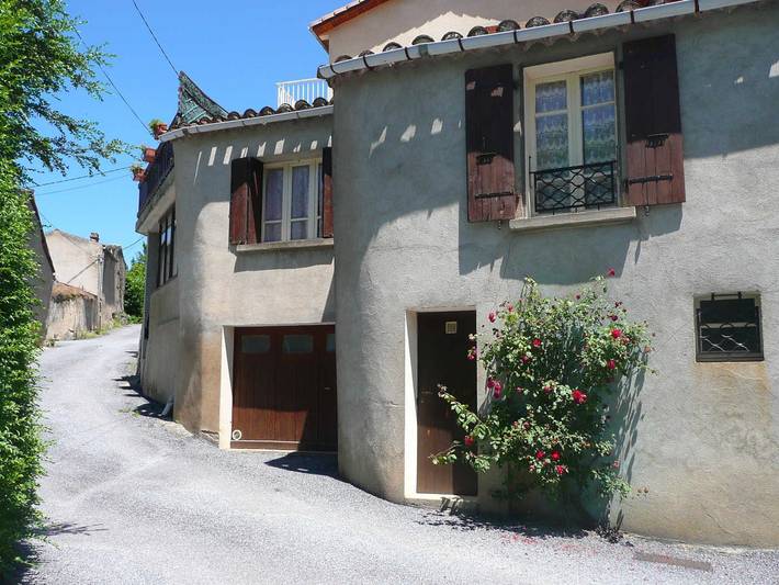 Gîte pour 4 personnes, avec terrasse à Noailhac (Tarn)