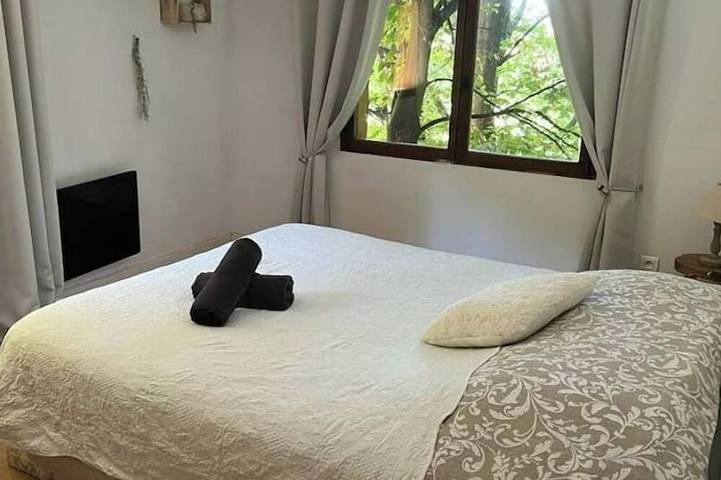 Gîte pour 11 personnes, avec terrasse et jardin, animaux acceptés à Condé-Sainte-Libiaire - 2