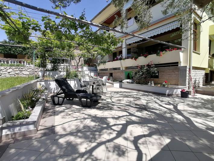 Ganze Wohnung, Studio Appartement mit Terrasse Baska, Krk As-22121-a in Baska, Krk