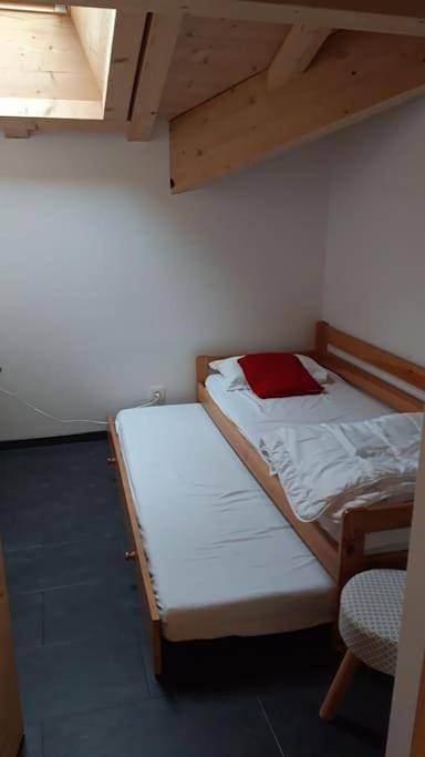 Gîte pour 6 personnes, avec vue et terrasse, animaux acceptés dans Office De Tourisme Des Contamines Montjoie - 3