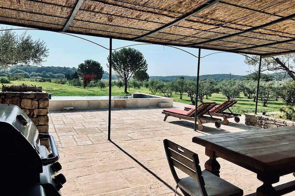 Évasion dans un domaine viticole : Maison Givaudan in Cavillargues, Région de Nîmes