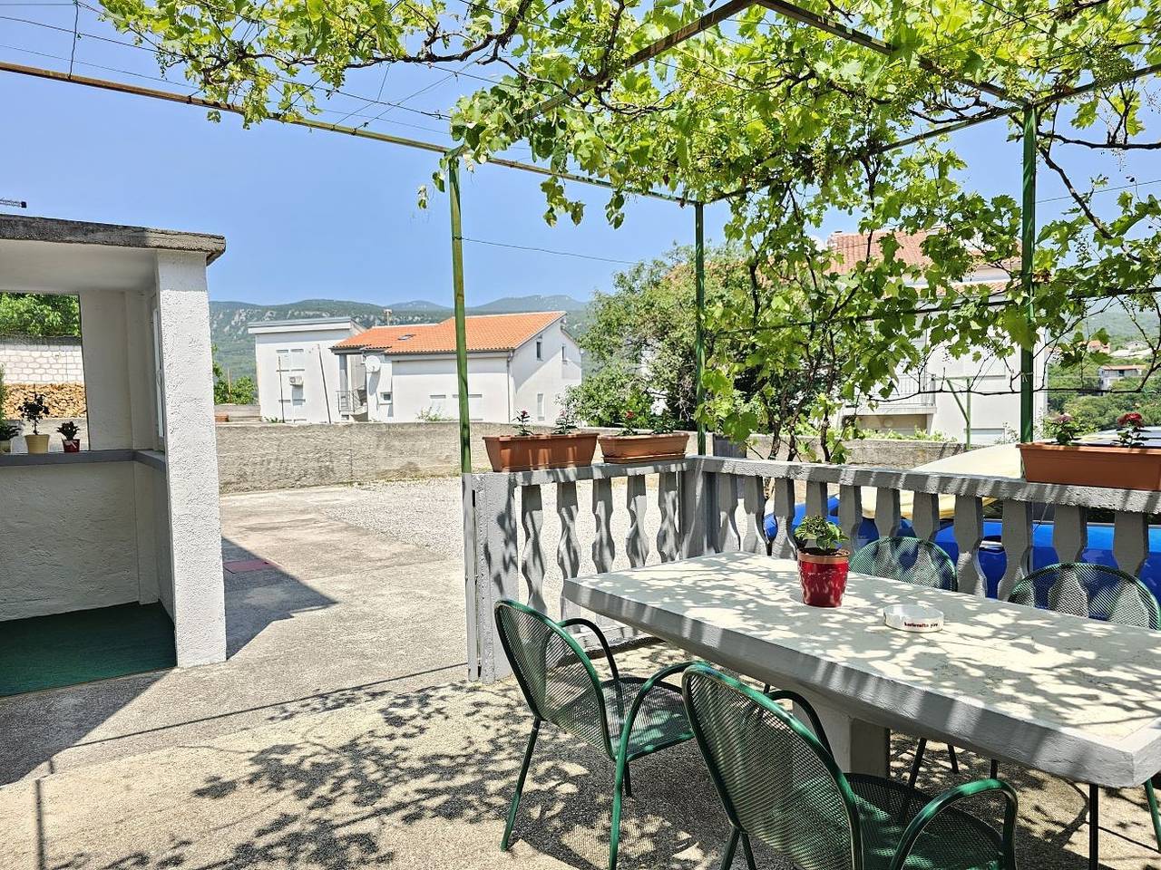 Ganze Wohnung, Ferienwohnung für 3 Personen mit Balkon/Terrasse in Plaža Bribirska obala, Novi Vinodolski