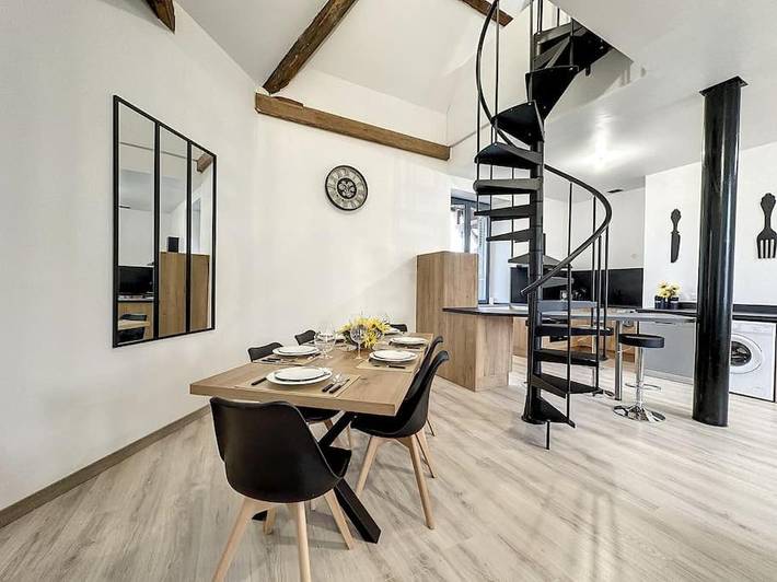 Gîte pour 6 personnes, avec vue et terrasse à Charmes - 2