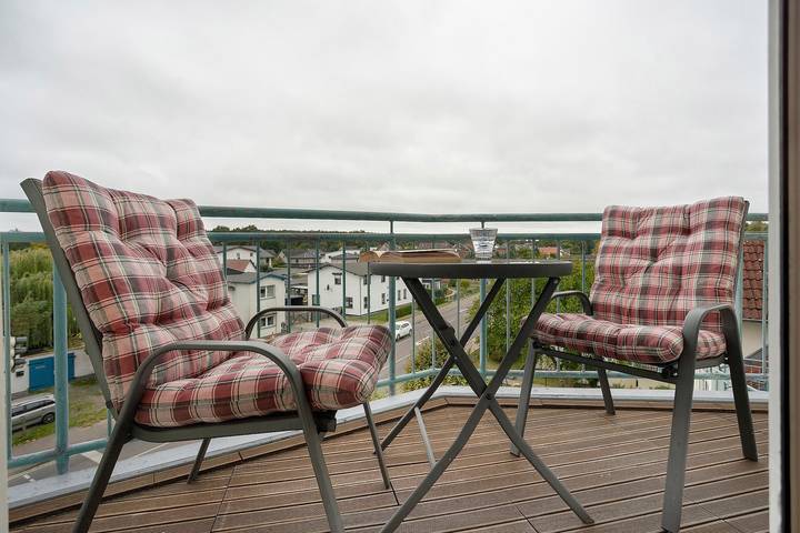 Hel lejlighed, Apartment "Tine" with Balcony and Beach Chair in Summer in Zempin, Usedomer Norden