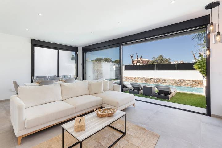 Location de vacances pour 6 personnes, avec balcon ainsi que jardin et jacuzzi dans Santiago de la Ribera - 4