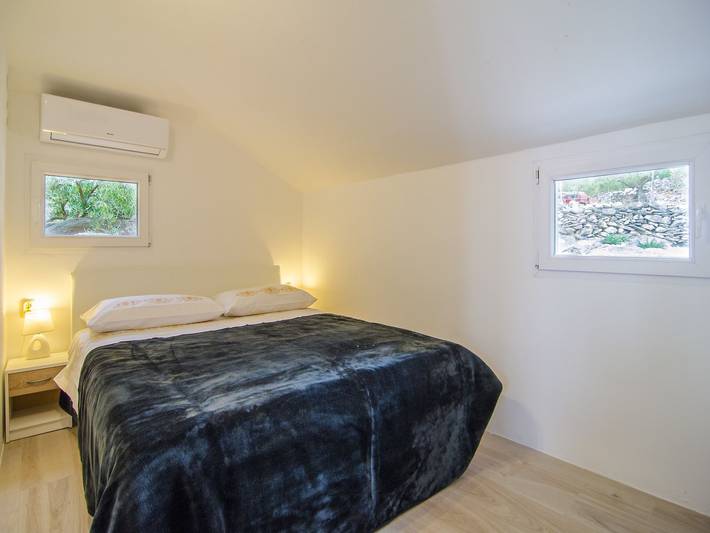 Holiday Home Bliss - Holiday Home with Outdoor Pool and Sea View (St) in Supetar, Brac