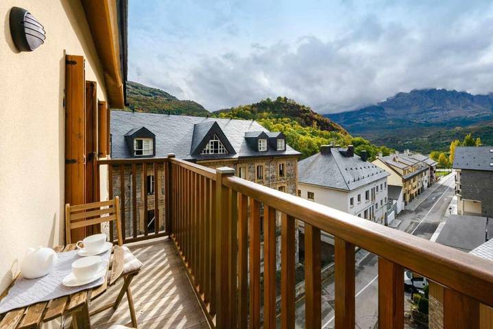 Gîte pour 8 personnes, avec vue et balcon à Panticosa - 3