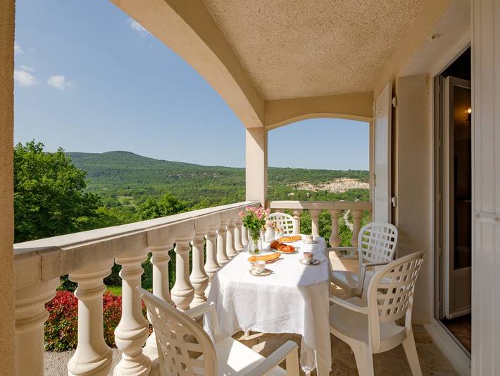 Ferienwohnung für 6 Personen, mit Ausblick und Balkon sowie Seeblick und Garten in der Verdonschlucht - 2