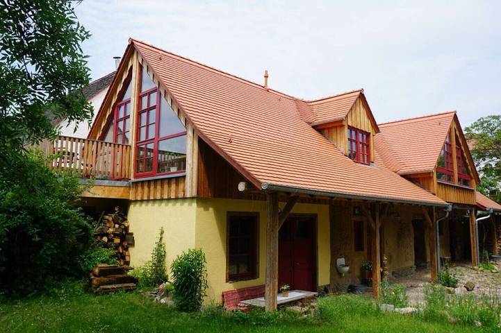 Ferienwohnung für 4 Personen, mit Balkon und Garten in Taucha