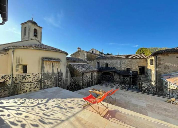 Location de vacances pour 8 personnes, avec Terrasse et Jardin à Colonzelle
